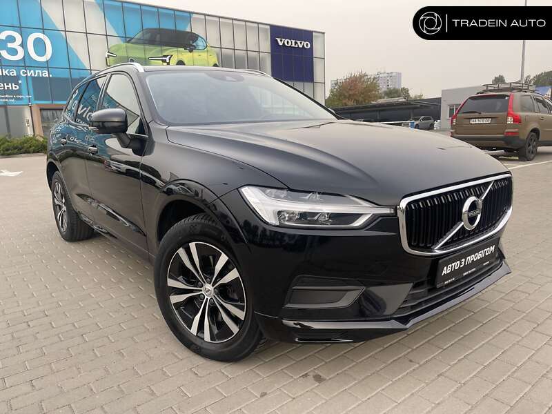 Volvo XC60 Momentum 2020 фото